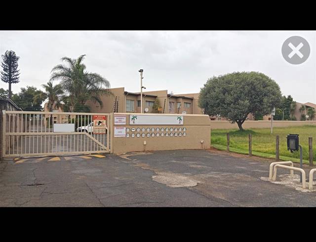 2 BEDROOM SECTIONAL TITLE FOR SALE IN KEMPTON PARK WEST